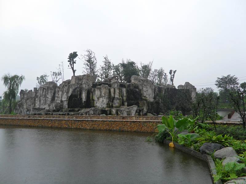 郫縣白河路GRC假山案例